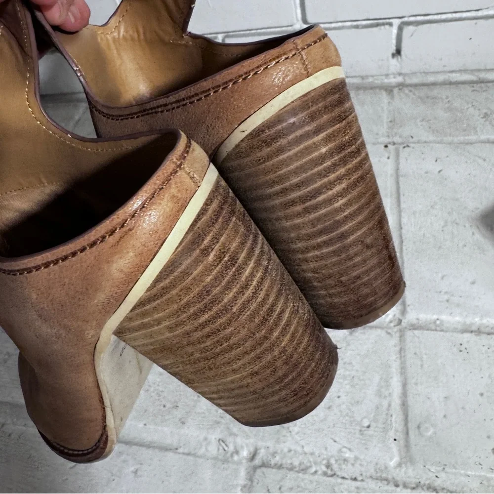 Dolce Vita Jaclyn camel mule heel buckled booties, size 10 - Picture 2 of 10